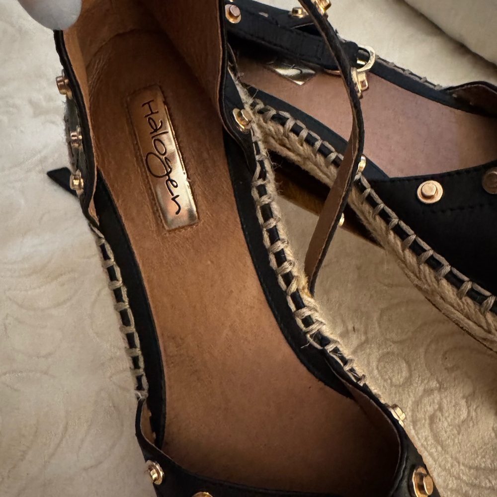 EUC Halogen Black Leather Espadrille Sandals with Gold Accents 7.5 - Picture 2 of 3